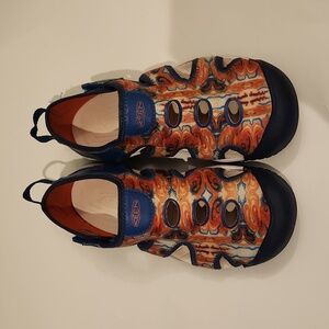 Size 4 KEEN Unisex-Child Stingray Closed Toe Water Sandals